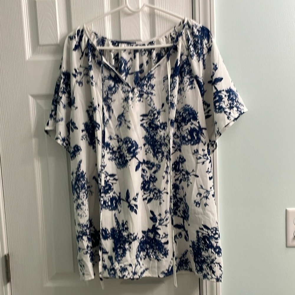 Short sleeve blouse
